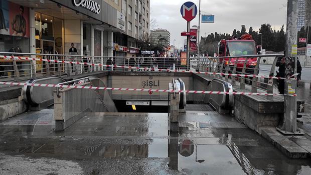 Şişli'de boru patladı, su dolan metro istasyonu kapatıldı