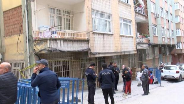 Bahçelievler'de panik anları! Çökme riski olan bina boşaltıldı
