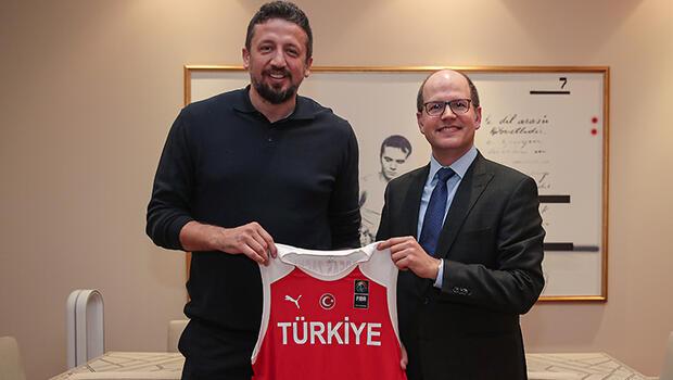 TBF Başkanı Hidayet Türkoğlu, FIBA heyetini kabul etti