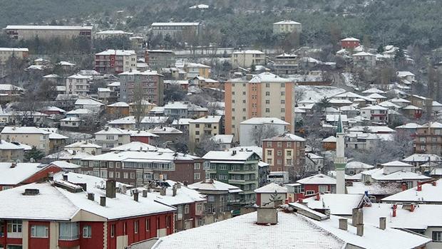 Yozgat'ta Nisan ayında kar yağışı