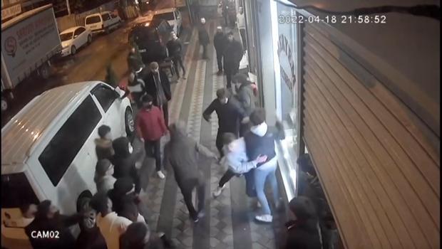 Yumruklu kavga ortalığı birbirine kattı