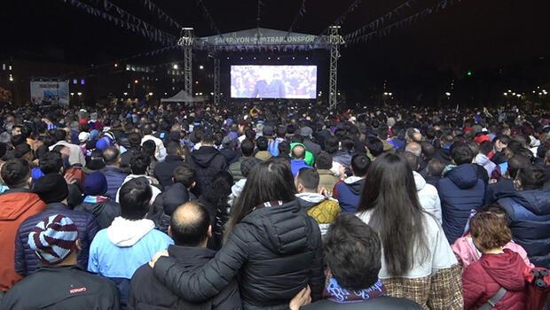 Trabzon'da stada giremeyen binlerce taraftar maçı dev ekranlardan izledi