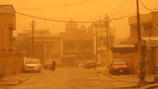 Kum fırtınası Irak'ı esir aldı! 400 kişi hastanelik oldu
