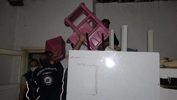 Van'da tavan arası ve dolaba saklanan 21 göçmen yakalandı