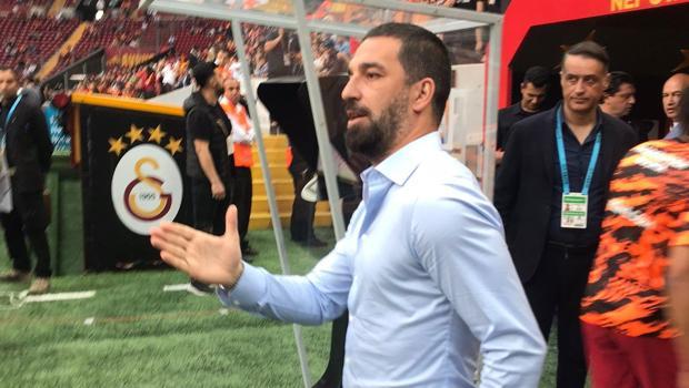 Son Dakika: Galatasaray Başkanı Burak Elmas açıkladı! 'Bana kalsa Arda Turan'ı oynatırdım'