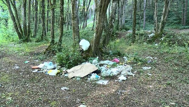 Belgrad Ormanı'nda piknikçilerin bıraktığı çöpler isyan ettirdi