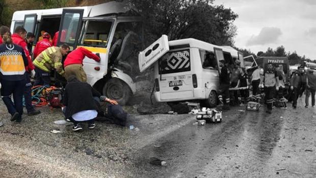 Balıkesir'de katliam gibi kaza! 8 kişi hayatını kaybetti, 10 kişi yaralandı