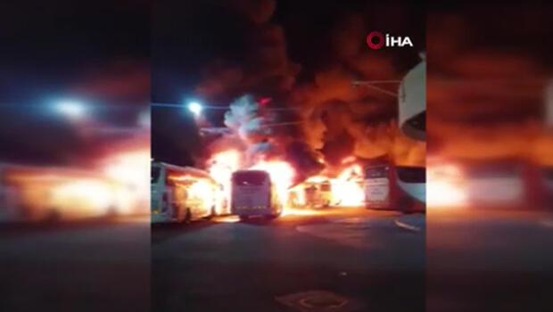İsrail'de şüpheli yangınlar... 18 araç alev aldı