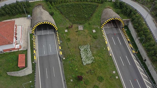 Son dakika... Bolu Dağı tünel ve viyadükleri trafiğe açıldı Son dakika... Bolu Dağı tünel ve viyadükleri trafiğe açıldı