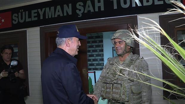 Bakan Akar ve TSK Komuta Kademesi, Süleyman Şah Türbesi'ni ziyaret etti