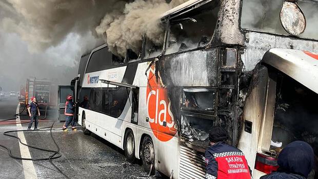 Yolcu otobüsünde korkutan yangın! Canlarını zor kurtardılar