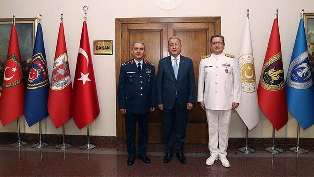 Bakan Akar, Deniz Kuvvetleri Komutanı Özbal ve Hava Kuvvetleri Komutanı Küçükakyüz’ü kabul etti