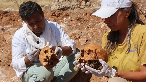 Perre Antik Kenti'nde 1800 yıllık 4 insan iskeleti bulundu