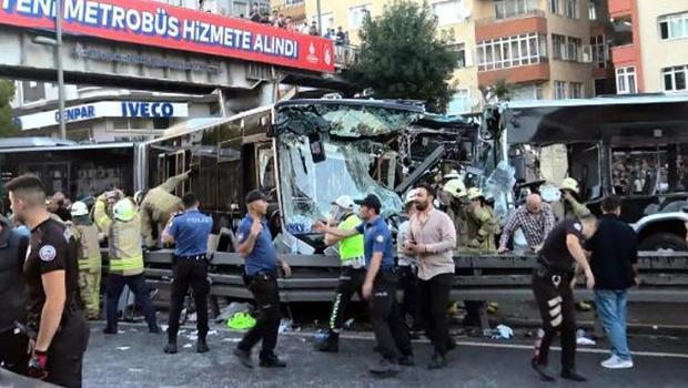 İstanbul'daki metrobüs kazasında yeni gelişme! Metrobüs şoförü: Kötü oluyorum, ambulans çağırın