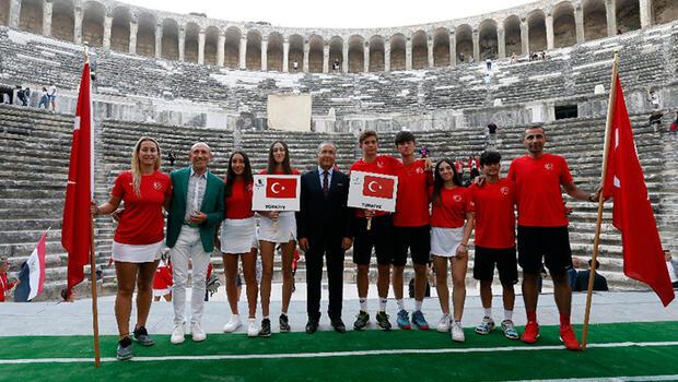 Teniste Dünya Gençler Şampiyonası'nın basın toplantısı Aspendos Antik Tiyatrosu'nda yapıldı