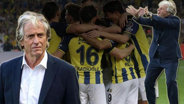 Fenerbahçe'de yüzler gülüyor: Jesus neyi farklı yapıyor? Yerli teknik direktörler yorumladı: "Futbolcular 'Hocamız çözer' diye bakıyor"