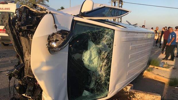 Mersin’de öğrenci servisi ile otomobil çarpıştı: 6’sı öğrenci 10 yaralı