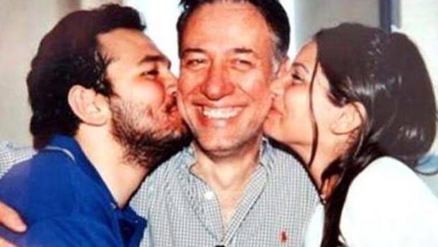 Kemal Sunal'ın kızı Ezo'dan duygusal mesaj: Babamı öperken çekilen son fotoğrafımız