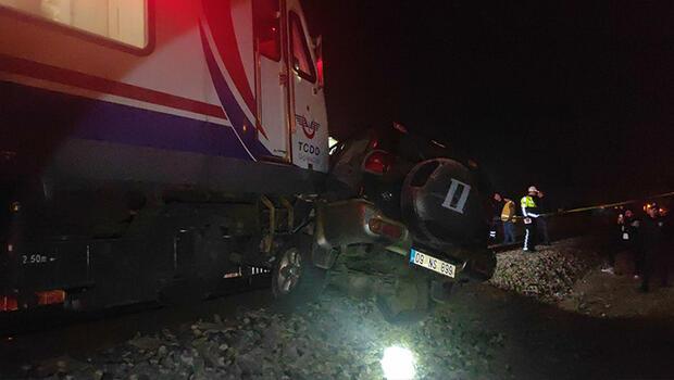 Aydın'da feci kaza! Trenle çarpıştı, metrelerce sürüklendi