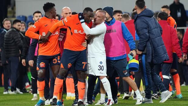 Başakşehir - Adana Demirspor maçının ardından yaşanan gerginlikten fotoğraflar