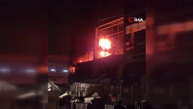 Ankara'da fabrika yangınında 2 kişi yaralandı