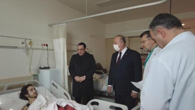Dışişleri Bakanı Çavuşoğlu İstanbul'a getirilen depremzedeleri ziyaret etti