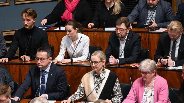 Finlandiya Parlamentosu'ndan NATO tasarısına onay