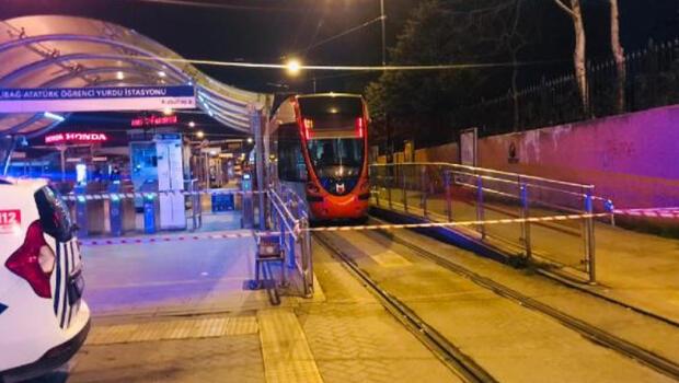 İstanbul Cevizlibağ'da tramvay raydan çıktı