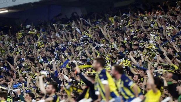 Kadıköy'de tribünlerden yönetime protesto!