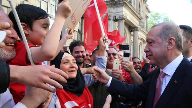 Cumhurbaşkanı Erdoğan yurt dışında yaşayan vatandaşlara seslendi: Sizlerle birlikte Türkiye'yiz