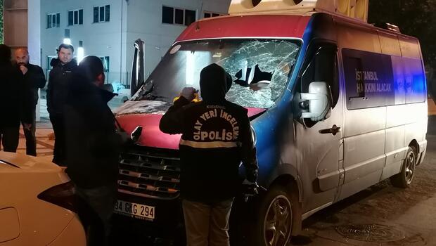 Silivri'de CHP'nin seçim aracı yandı