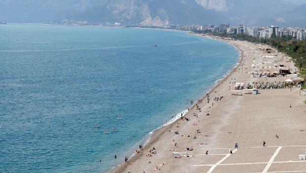 Antalya'da dün sağanak etkili oldu, bugün deniz havası