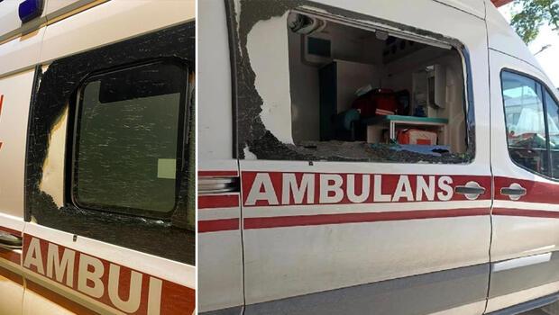 Çekiçle sağlık ekiplerine saldırıp ambulansın camını kırdı