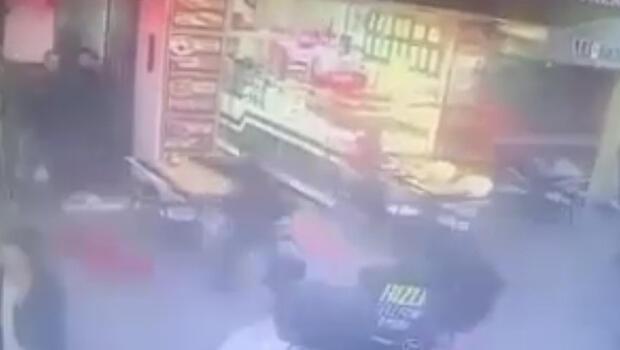 Kağıthane’de bir saldırgan kafeteryanın kapısında duran iki gence kurşun yağdırdı