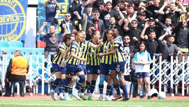 Fenerbahçe Kadın Futbol Takımı, Galatasaray'ı 2-0 yendi! Final için avantaj...