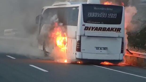 Elazığ’da yolcu otobüsü alev alev yandı