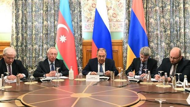 Lavrov, Bayramov ve Mirzoyan arasında üçlü görüşme
