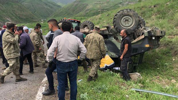 Ardahan'da askeri araç devrildi: 4 yaralı
