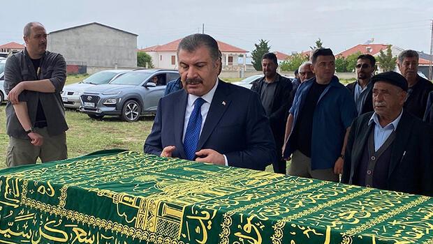 Sağlık Bakanı Fahrettin Koca, anneannesinin cenaze törenine katıldı