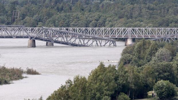 Norveç’te şiddetli yağışlar nedeniyle demir yolu köprüsü çöktü