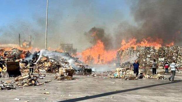 Kahramanmaraş'ın Türkoğlu ilçesinde kağıt fabrikasında yangın