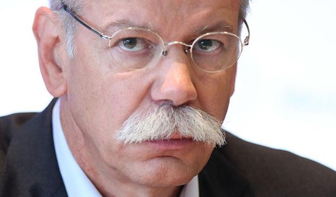 Zetsche: Çalmadık, önce biz yaptık! Zetsche: Çalmadık, önce biz yaptık!