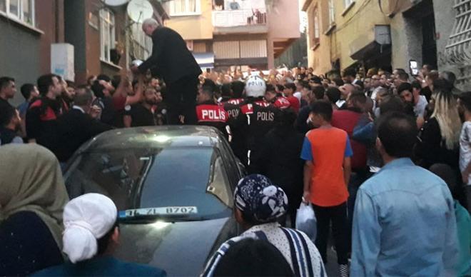 Çirkin iddia mahalleyi sokağa döktü Çirkin iddia mahalleyi sokağa döktü