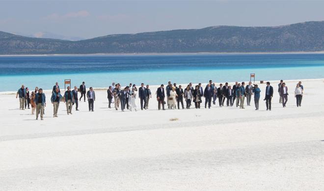 Burdur Valisi’nden Salda Gölü çıkışı: İhlal edenin elini kırarlar… Burdur Valisi’nden Salda Gölü çıkışı: İhlal edenin elini kırarlar…