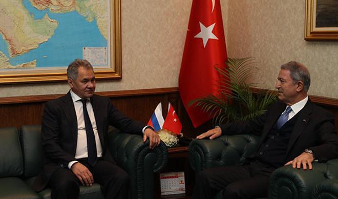 Bakan Akar'dan peş peşe temaslar: Rus ve Fransız mevkidaşı ile görüştü Bakan Akar'dan peş peşe temaslar: Rus ve Fransız mevkidaşı ile görüştü