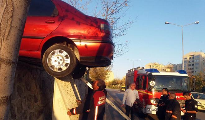 Gören şaştı kaldı! Akılalmaz kaza... Gören şaştı kaldı! Akılalmaz kaza...