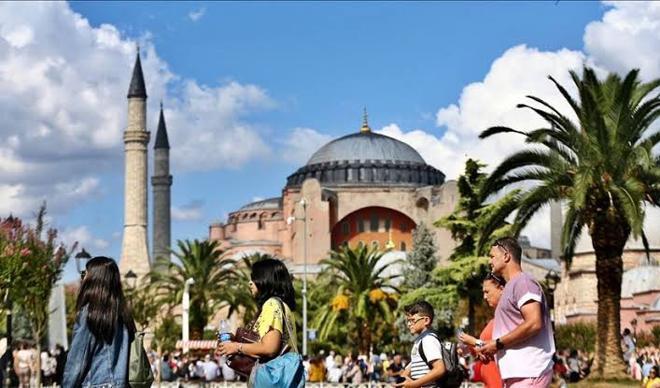 İstanbul'un tarihinde ilk kez yaşanacak! Nüfusu geçecek... İstanbul'un tarihinde ilk kez yaşanacak! Nüfusu geçecek...
