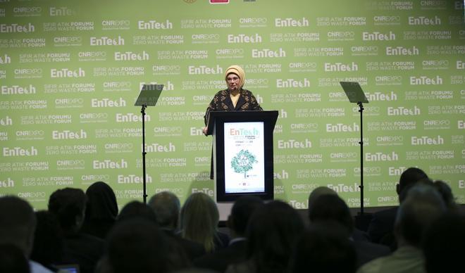 Emine Erdoğan: Yenilenebilir enerji kaynaklarına yönelmek hepimiz için bir zarurettir Emine Erdoğan: Yenilenebilir enerji kaynaklarına yönelmek hepimiz için bir zarurettir