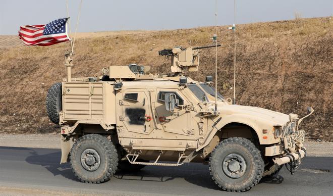 ABD Dışişleri Bakanı Yardımcısı Rayburn YPG/PKK'nın çevirmeninin yüzüne kalem fırlatmış ABD Dışişleri Bakanı Yardımcısı Rayburn YPG/PKK'nın çevirmeninin yüzüne kalem fırlatmış