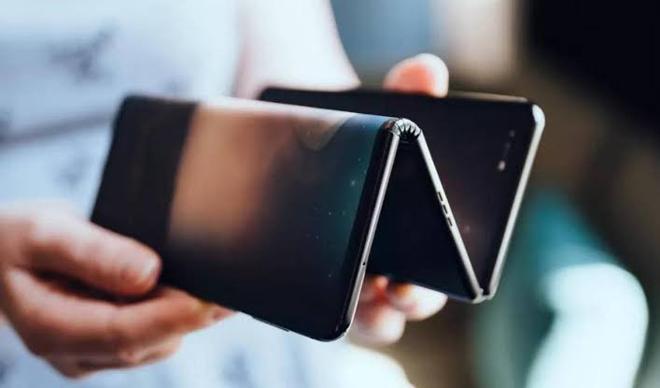Dünyayı şaşkına çeviren telefon! Ekranına dikkat... Dünyayı şaşkına çeviren telefon! Ekranına dikkat...